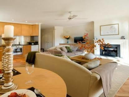 Lakeside Suites 1 Дейлсфорд Экстерьер фото