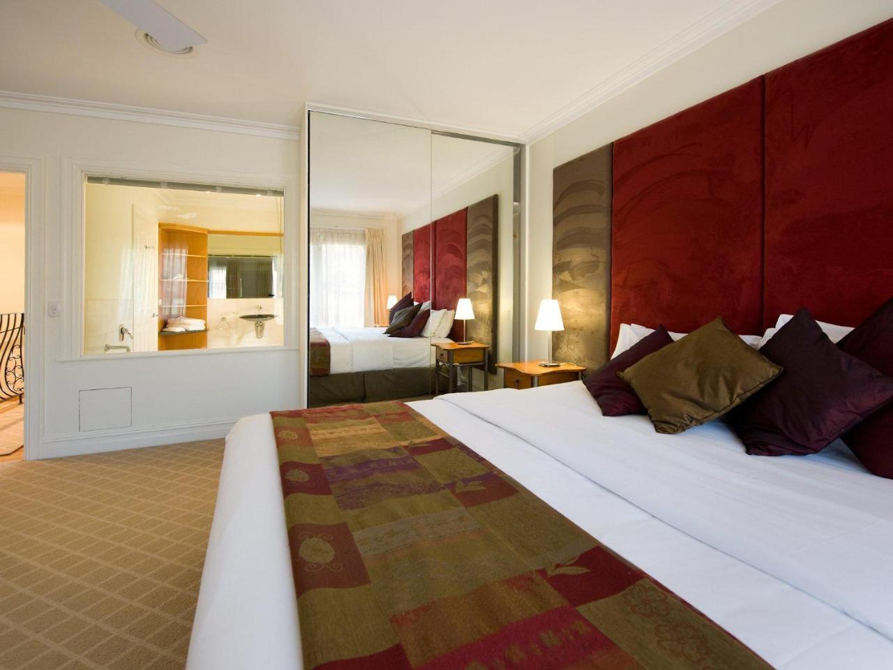 Lakeside Suites 1 Дейлсфорд Экстерьер фото